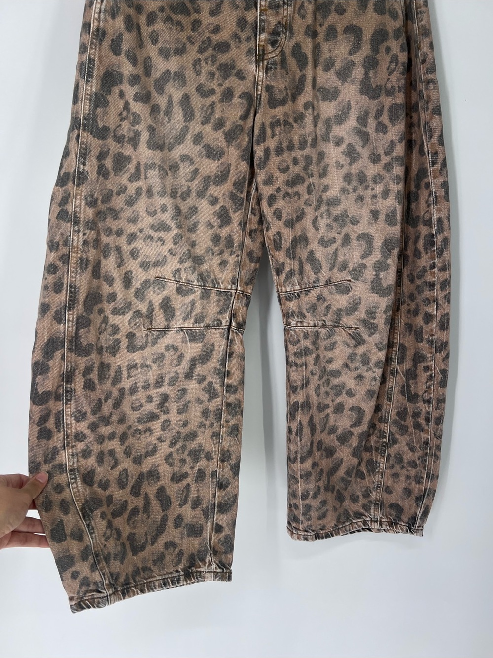 We The Free Leopard Animal Print Western Bohemian Barrel Wide Leg Jeans 28 - Picture 2 of 7